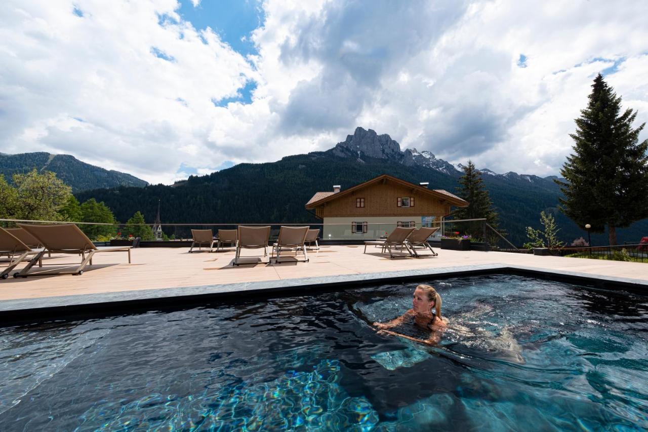 Ciampedie Luxury Alpine Spa Hotel Vigo di Fassa Luaran gambar