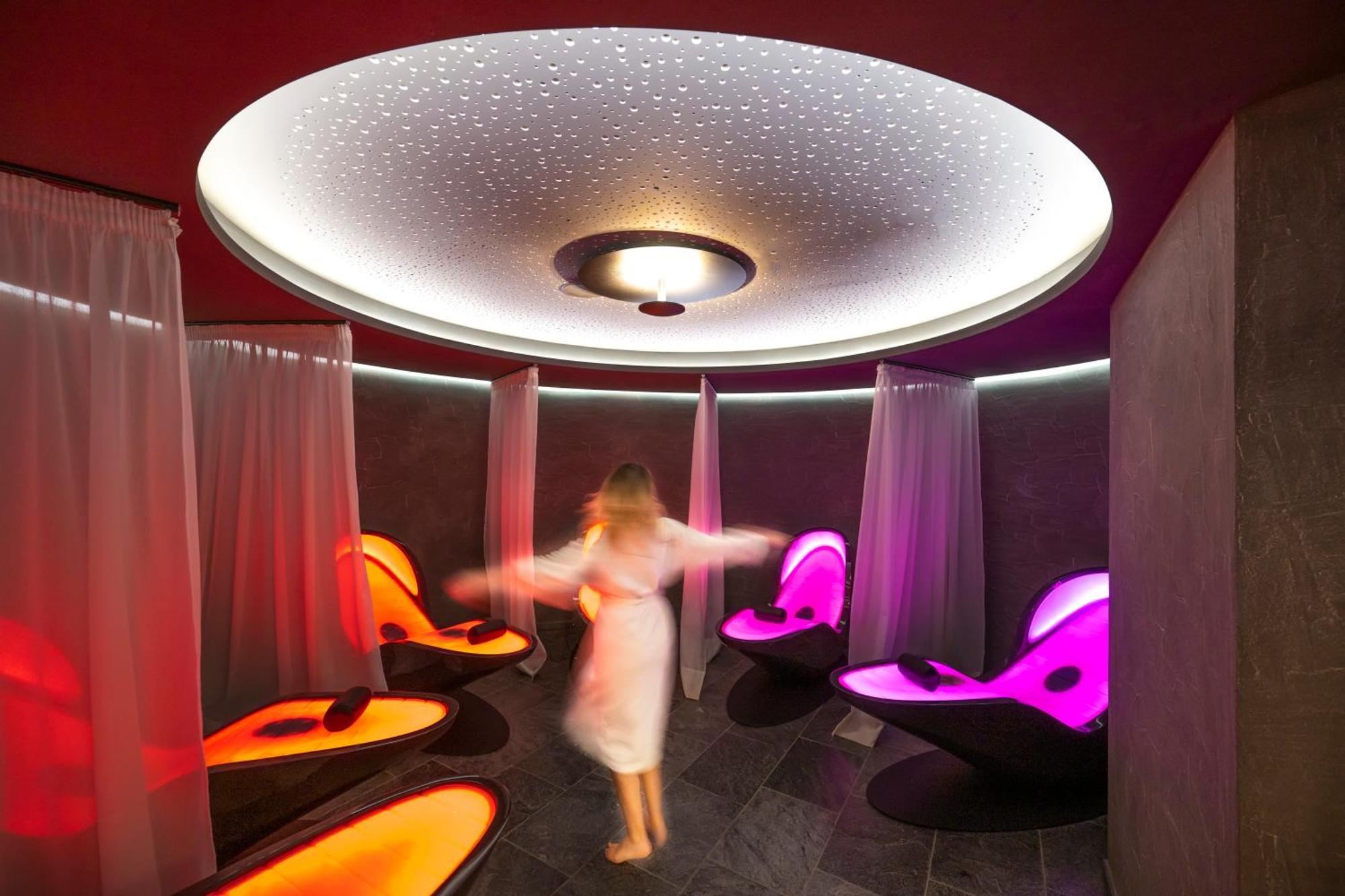 Ciampedie Luxury Alpine Spa Hotel Vigo di Fassa Luaran gambar