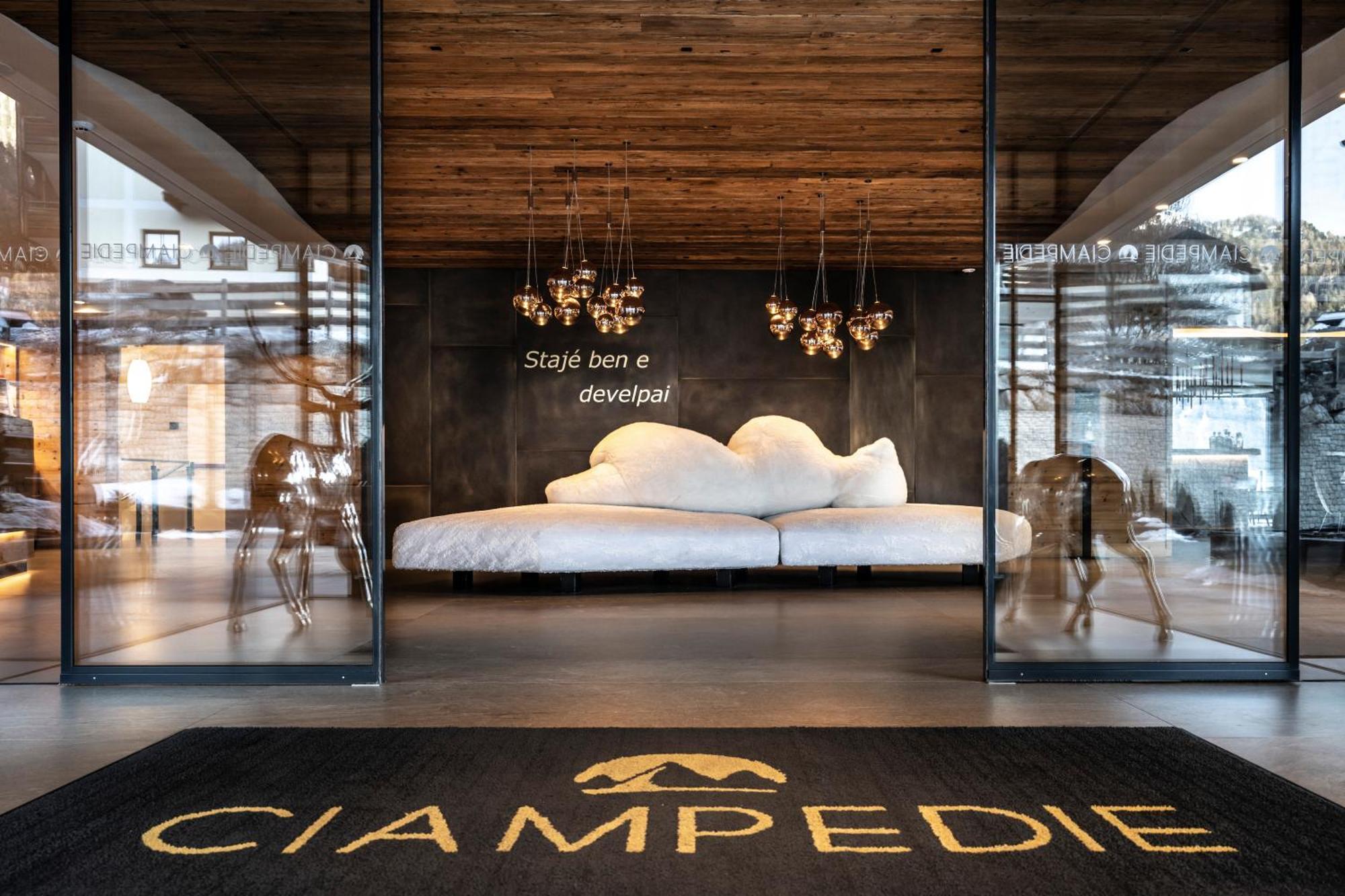 Ciampedie Luxury Alpine Spa Hotel Vigo di Fassa Luaran gambar