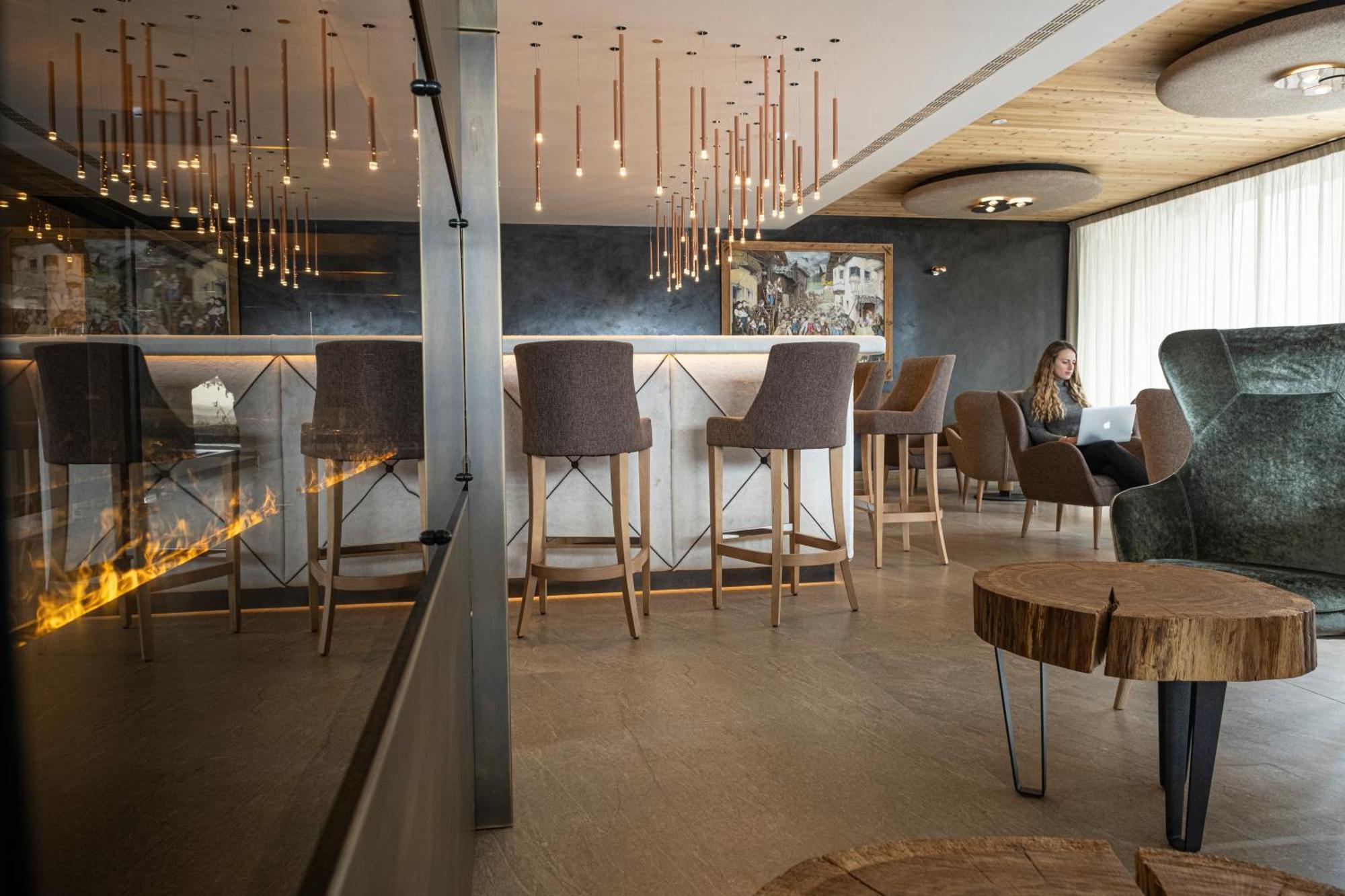 Ciampedie Luxury Alpine Spa Hotel Vigo di Fassa Luaran gambar