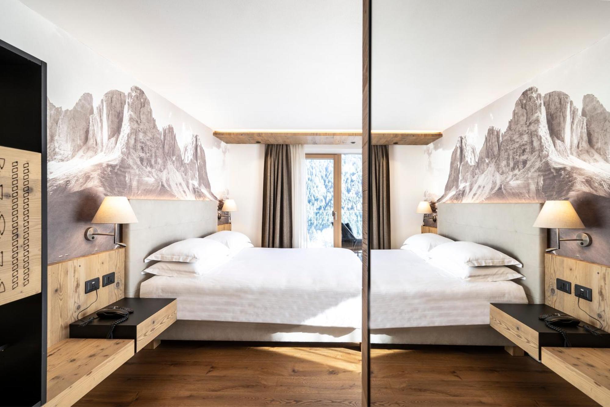 Ciampedie Luxury Alpine Spa Hotel Vigo di Fassa Luaran gambar