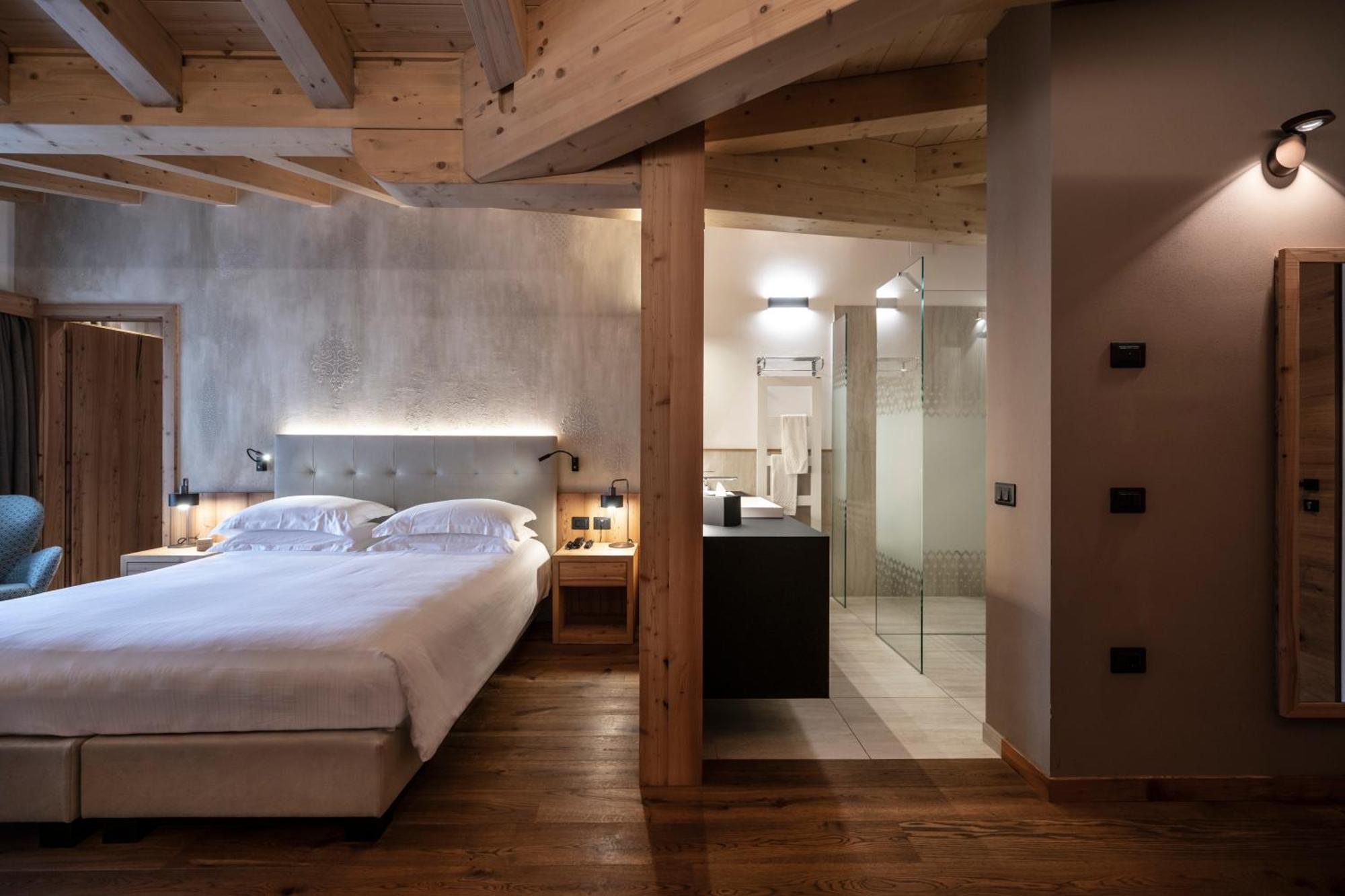 Ciampedie Luxury Alpine Spa Hotel Vigo di Fassa Luaran gambar