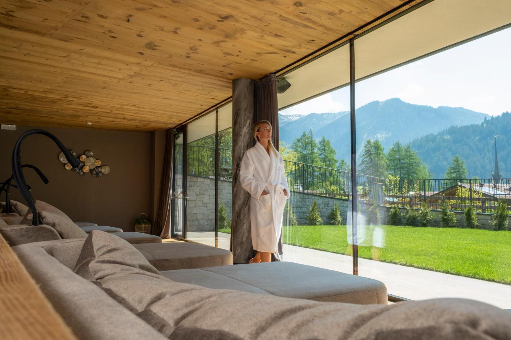 Ciampedie Luxury Alpine Spa Hotel Vigo di Fassa Luaran gambar
