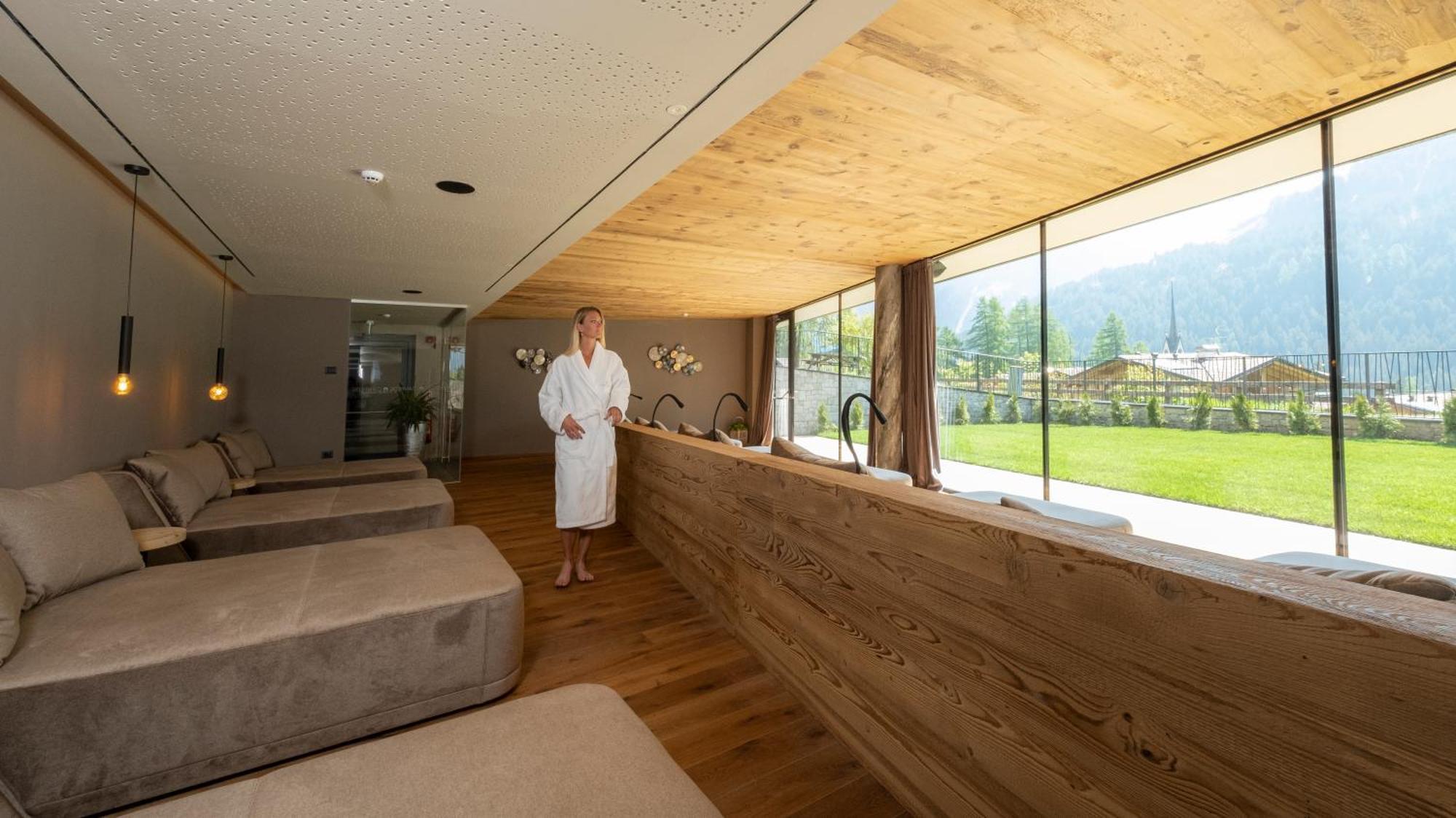 Ciampedie Luxury Alpine Spa Hotel Vigo di Fassa Luaran gambar