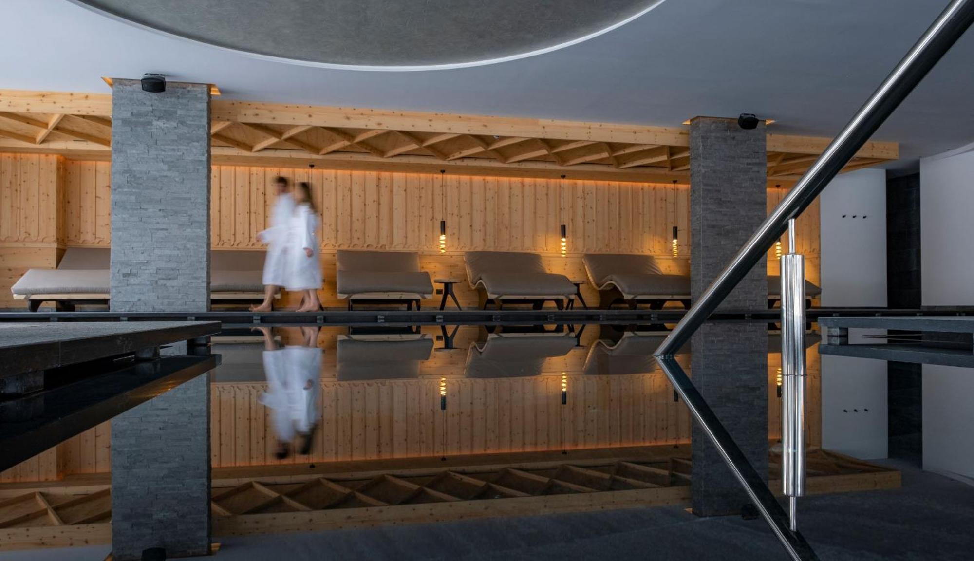 Ciampedie Luxury Alpine Spa Hotel Vigo di Fassa Luaran gambar